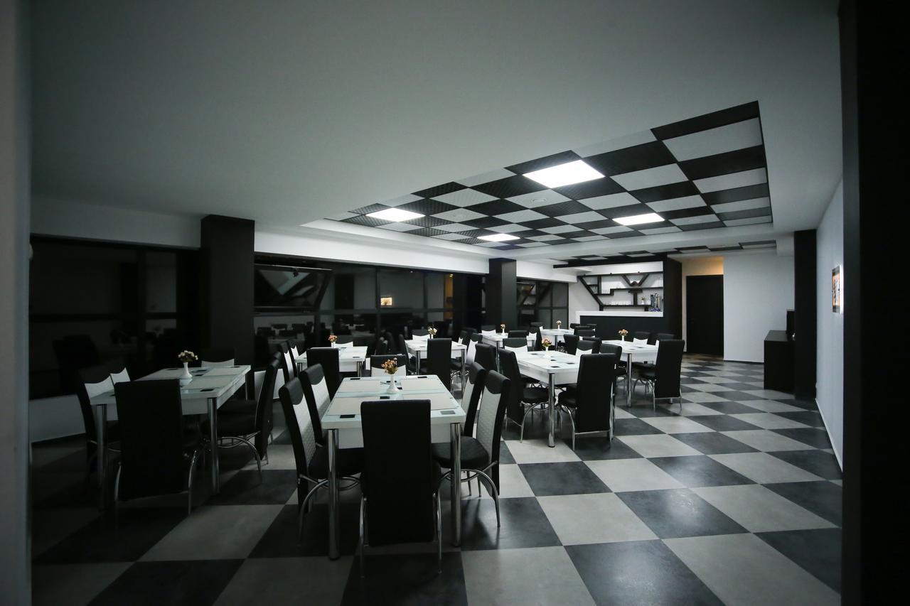Отель West Tower Кутаиси Экстерьер фото